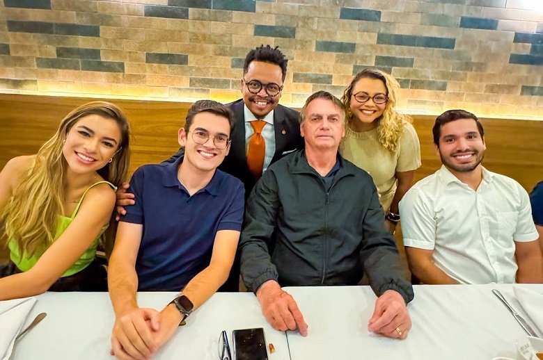 Único representante do RJ, Satiê almoça com Bolsonaro em Fortaleza